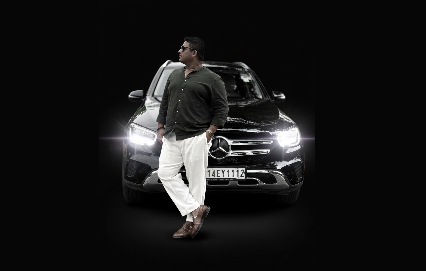 A professional man in a discussion